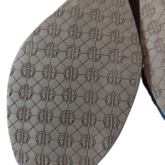 Lilly Pulitzer Wedges Blue Ostrich Embossed Leather Wedge Size 8.5 M - Picture 10 of 11